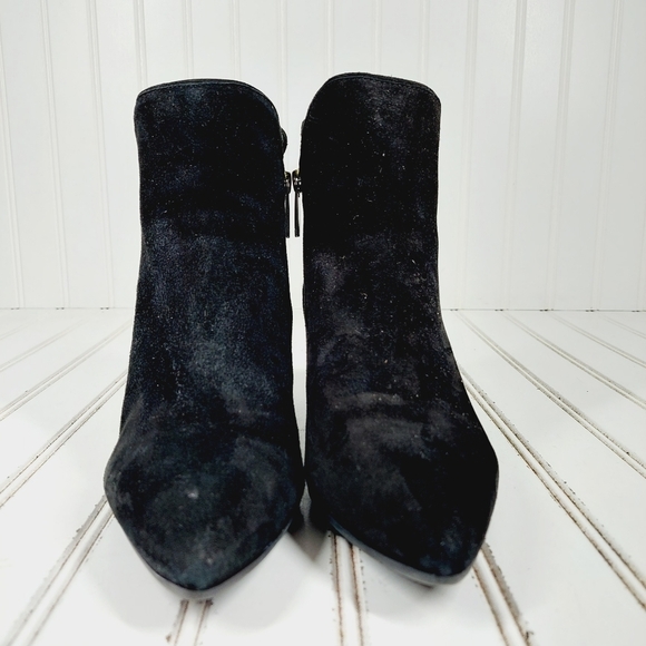 Aquatalia Black Suede Notched Block Heel Side Zip Ankle Boots M492 - Picture 3 of 12